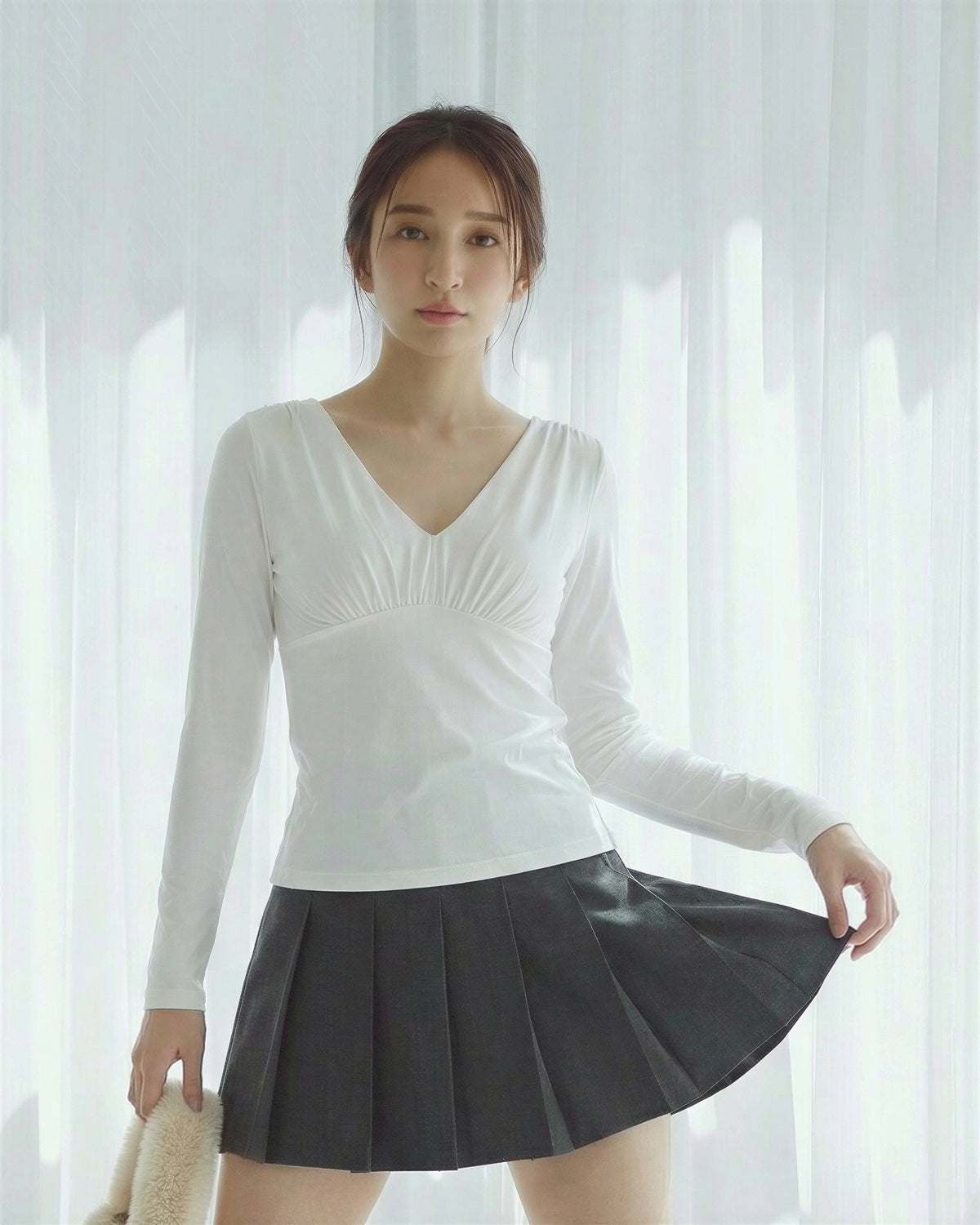 深Vネック ギャザー入り ハイウエスト見え すっきりフィット 長袖Tシャツ