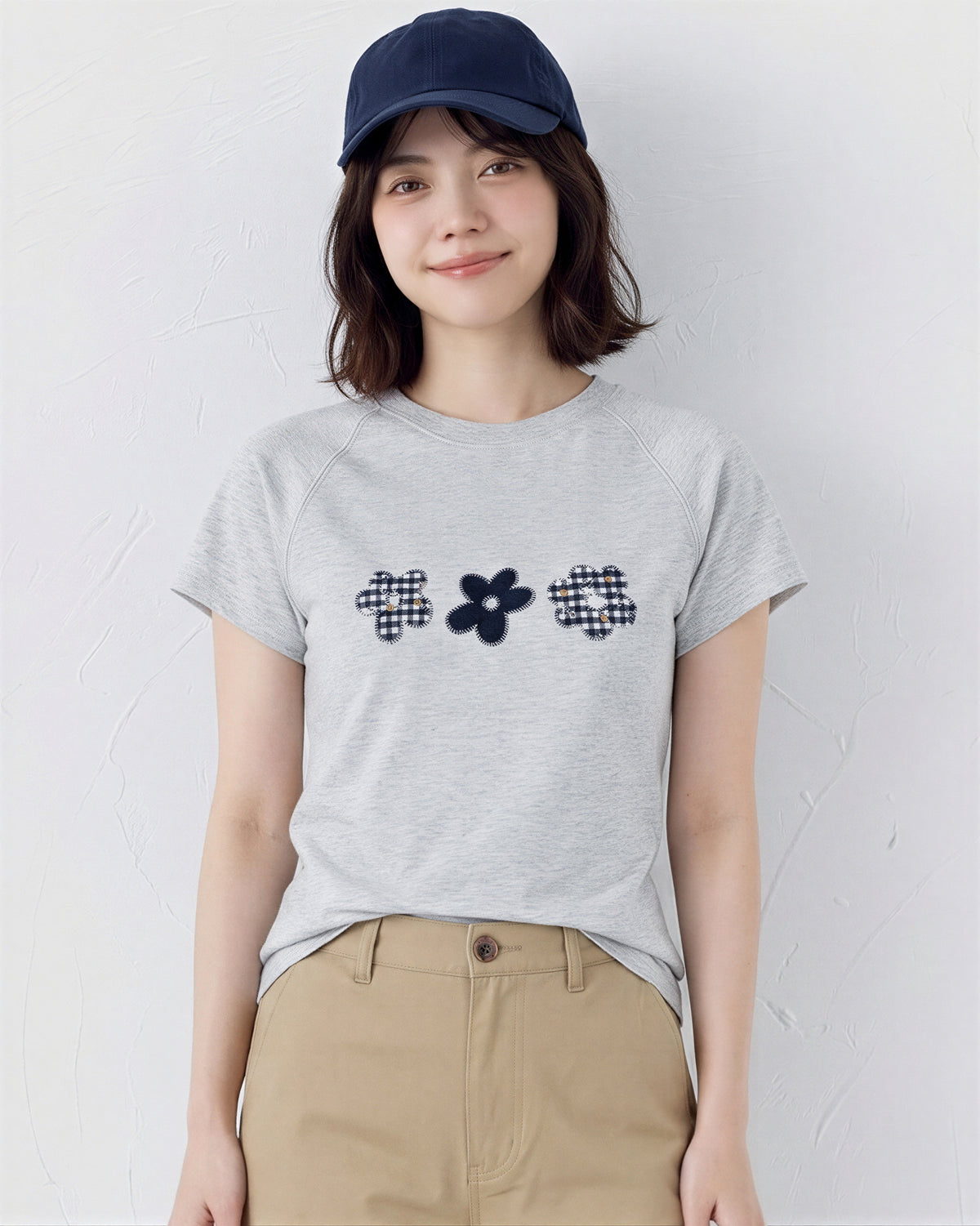 スリムフィット ラグランスリーブ フラワーアップリケTシャツ-グレー-L