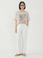 ライトベージュ ゆったりドロップショルダー クルーネック プリント半袖Tシャツ