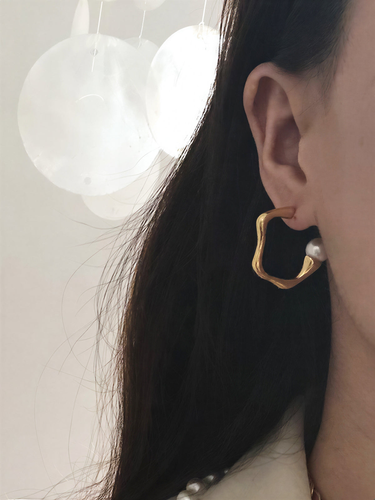 パール付き 不規則ライン Cシェイプ フープピアス