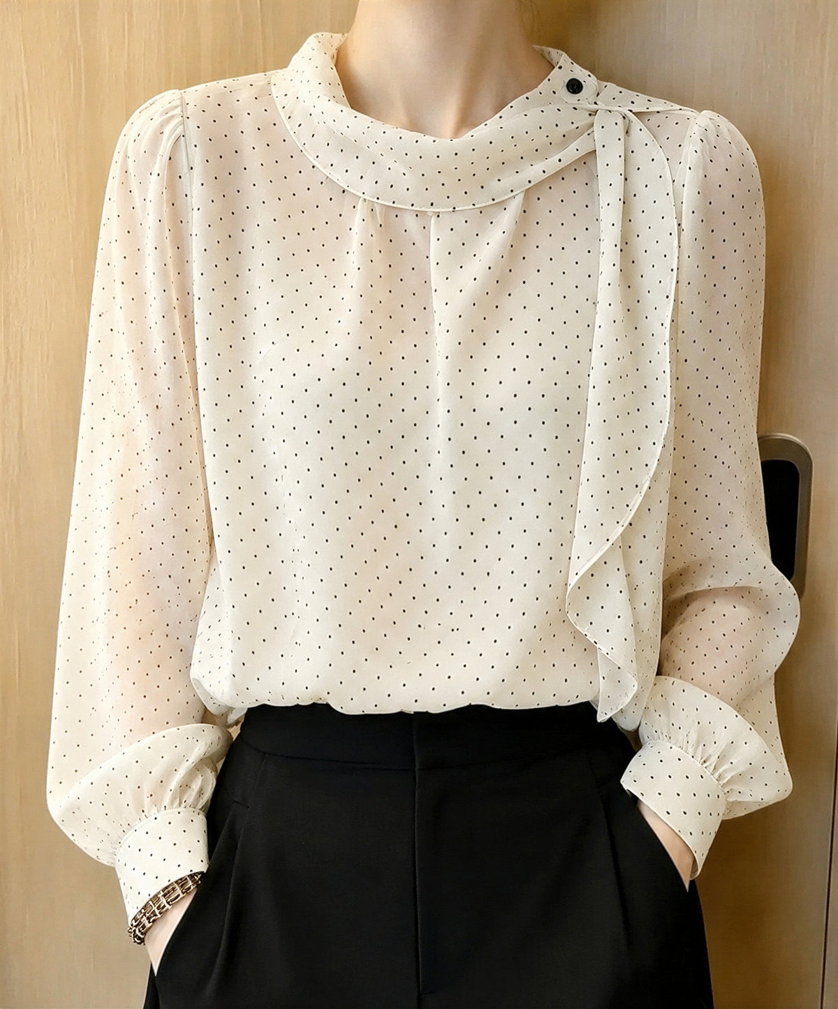 S~XL ドット柄 フリルハイネックブラウス