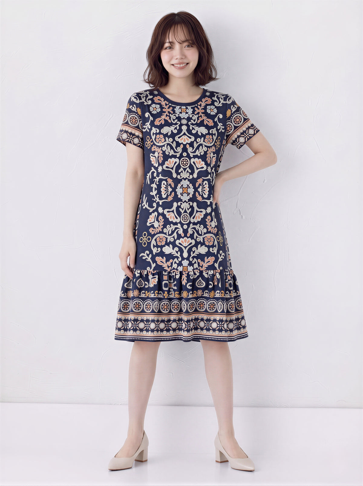 S~3XL プリント入り ゆったり フリルヘム 半袖ワンピース