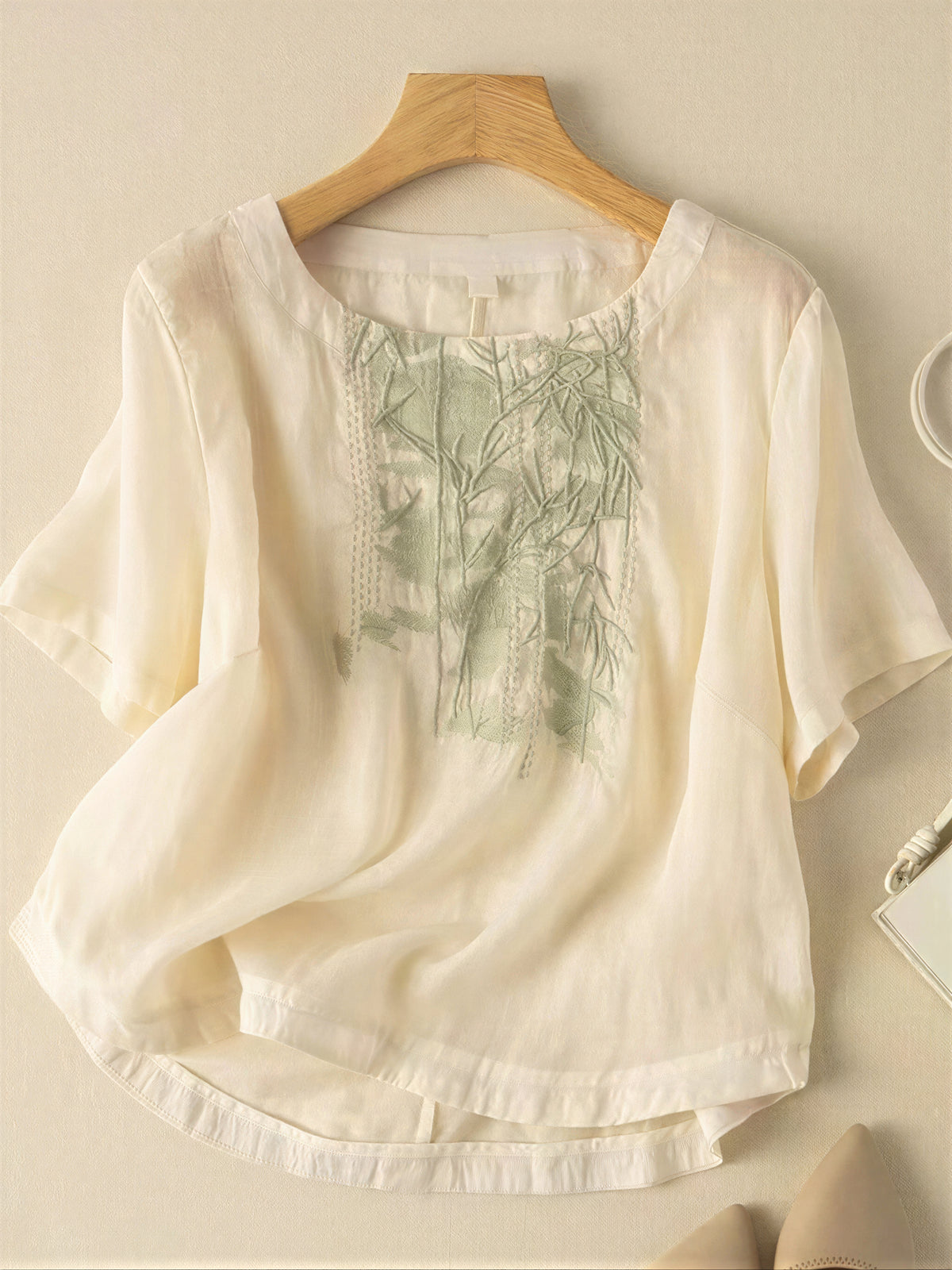 スクエアネック 刺繍 ゆったりTシャツ