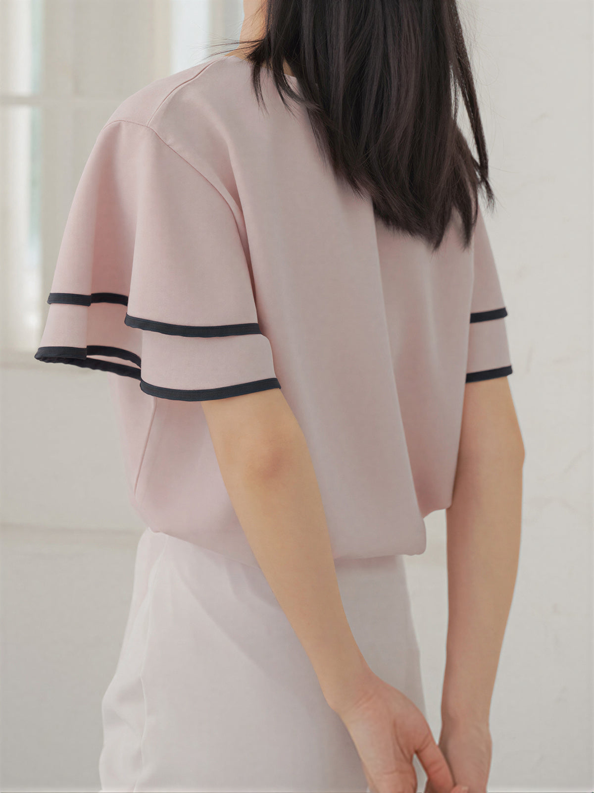 フリルフレアスリーブ 配色パイピングTシャツ