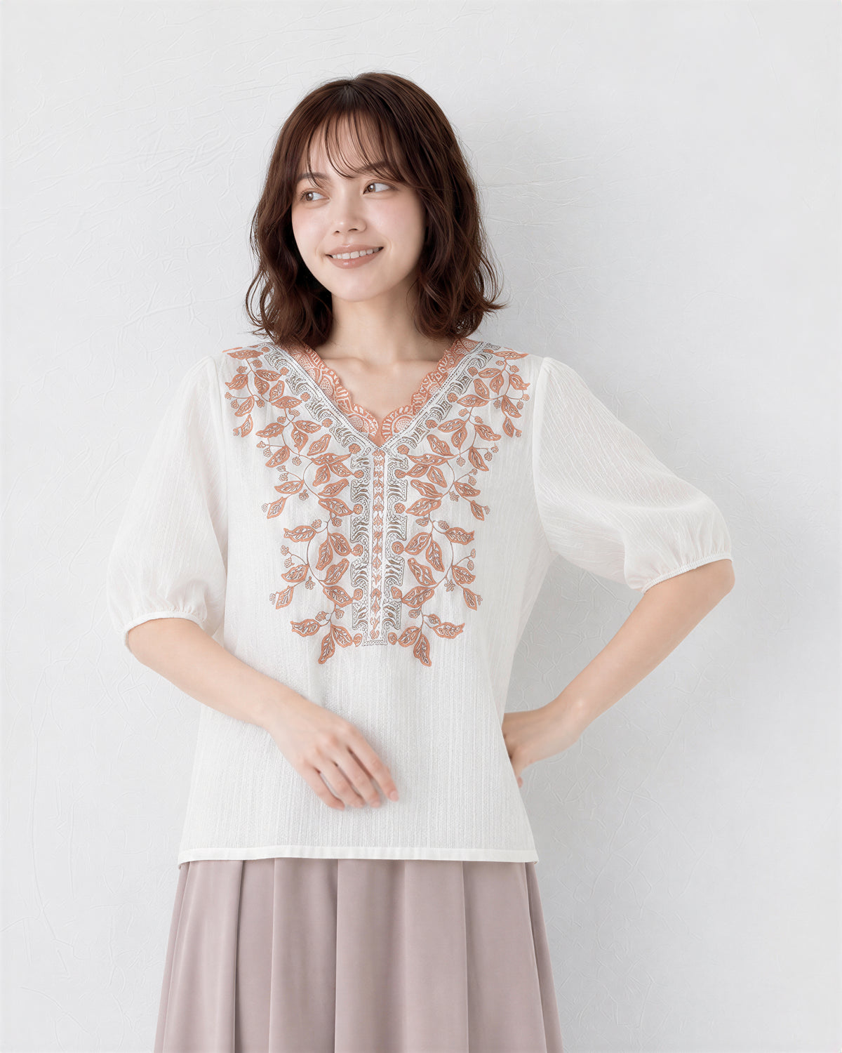 M~2XL Vネック 刺繍パフスリーブTシャツ