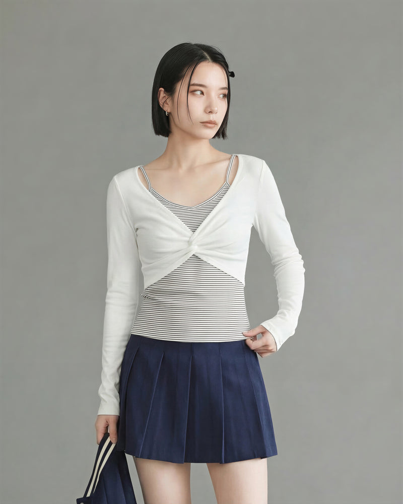 ツイストデザイン ショート丈 Vネック レイヤード風 長袖Tシャツ