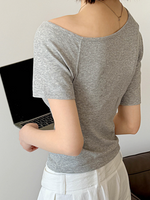 アシンメトリーショルダー 肩見せ カットアウト スリムTシャツ