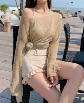 ドローストリングギャザー フリルヘムボーイレッグ シアーカバーアップ付きセパレートビキニ水着（キャミソールトップス＋ボーイレッグスイムショーツ、カバーアップ付き）