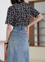 ブラック小花柄スリム半袖Tシャツ