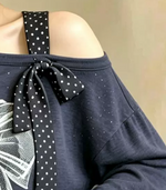 【全2色】M~2XL オフショルダー リボンプリントTシャツ