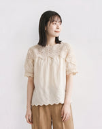 カットワークレース切り替え ゆったりブラウス-ベージュ-2XL