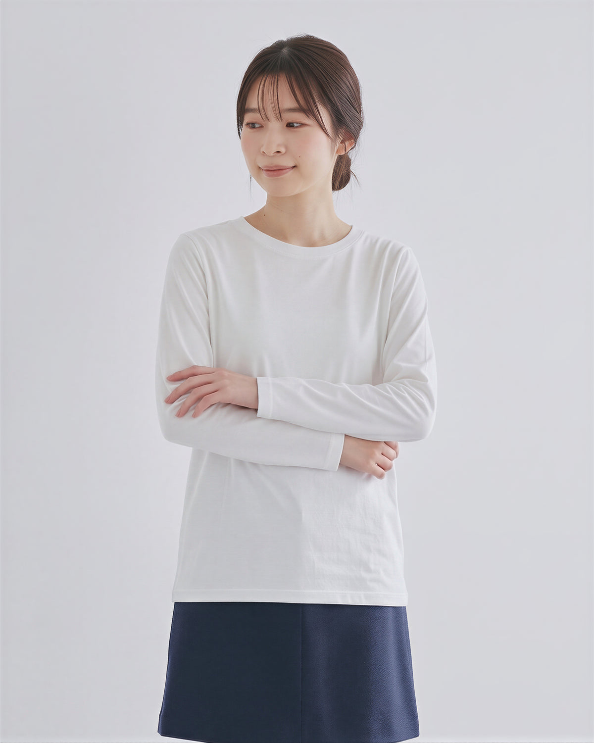 クルーネック ストレートシルエット ゆったり 長袖Tシャツ