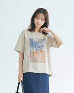 ライトベージュ ゆったりドロップショルダー クルーネック プリント半袖Tシャツ