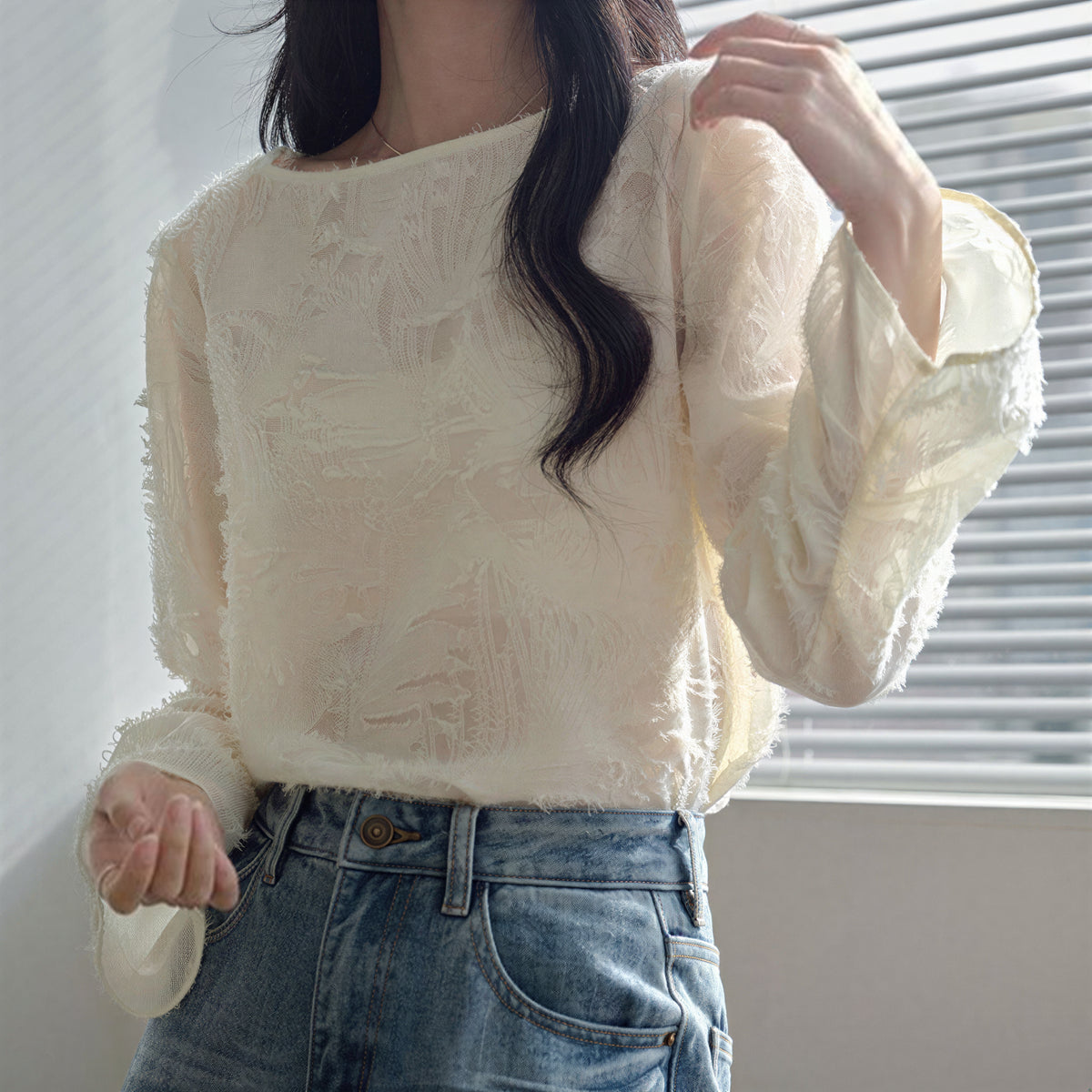 立体ジャカード 透け感ワイドスリーブ シフォンシャツ
