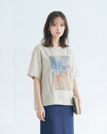 ライトベージュ ゆったりドロップショルダー クルーネック プリント半袖Tシャツ