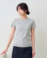スリムフィット 伸縮性 クルーネック ショート丈 半袖Tシャツ