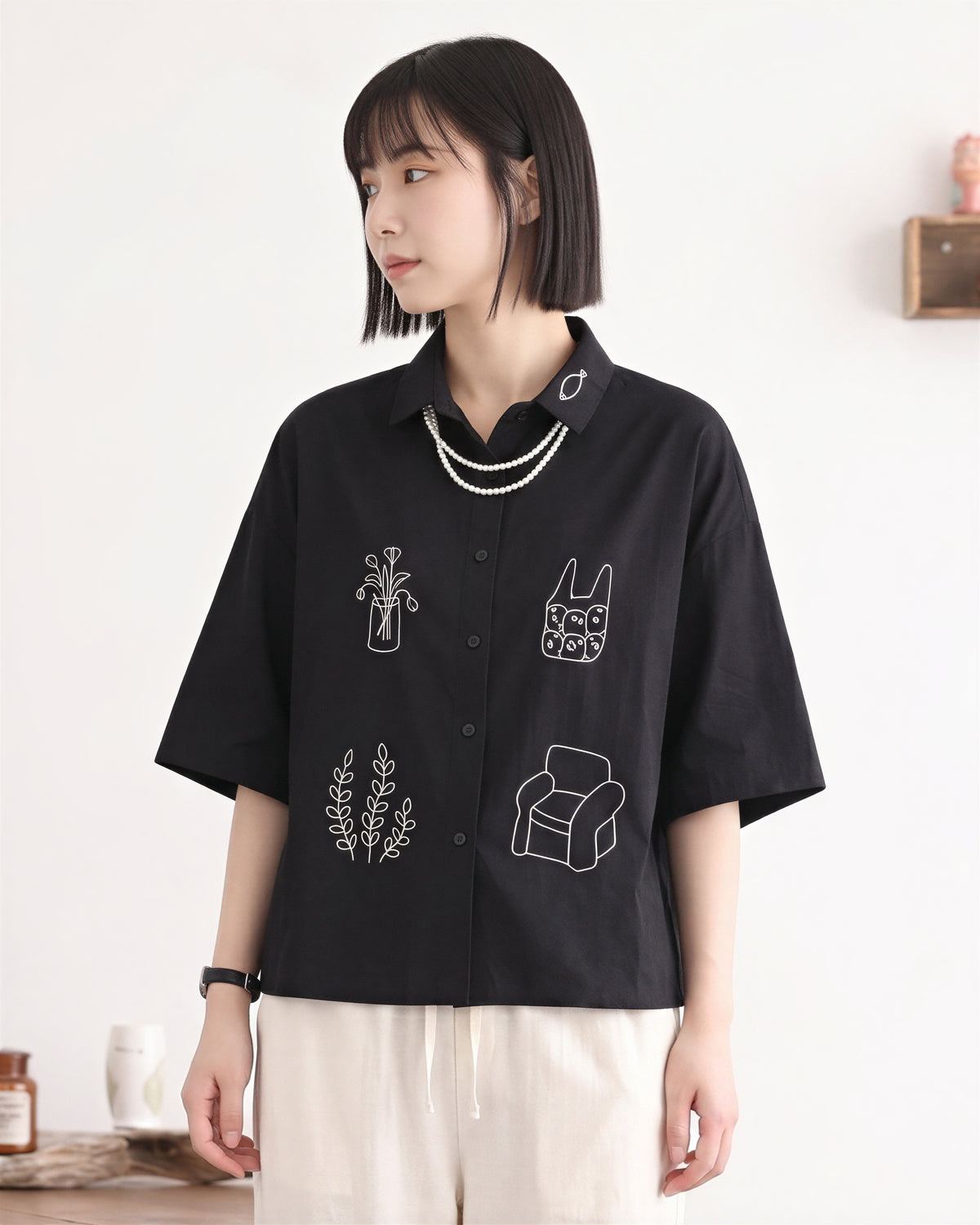 【全2色】M~2XL 遊び心のある線画ルーズ半袖シャツ | 今季人気