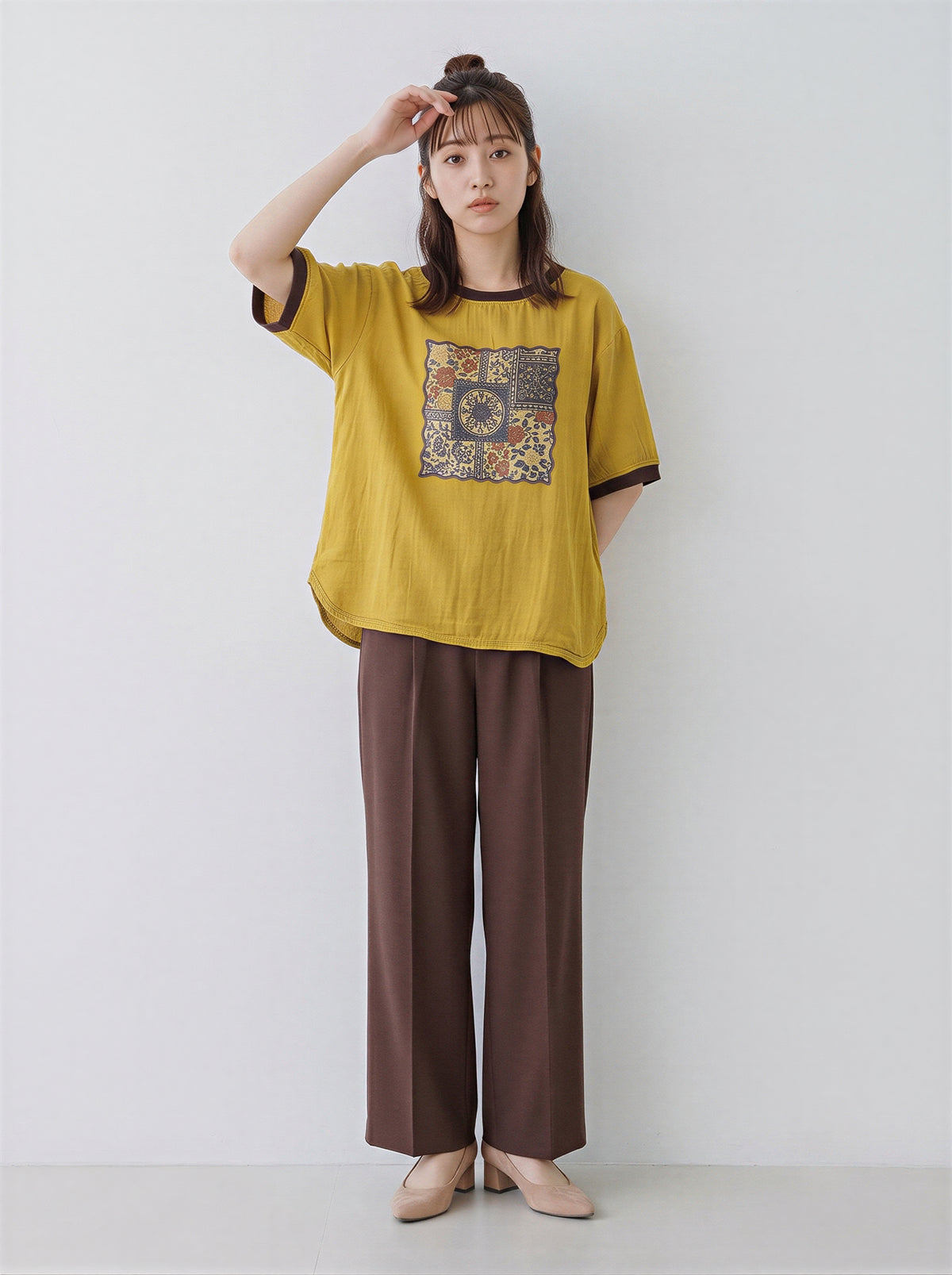 ゆったりクルーネック 配色トリムプリントTシャツ