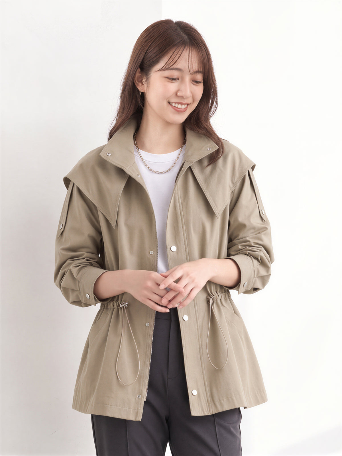 フード付き・ドローストリングトレンチコート