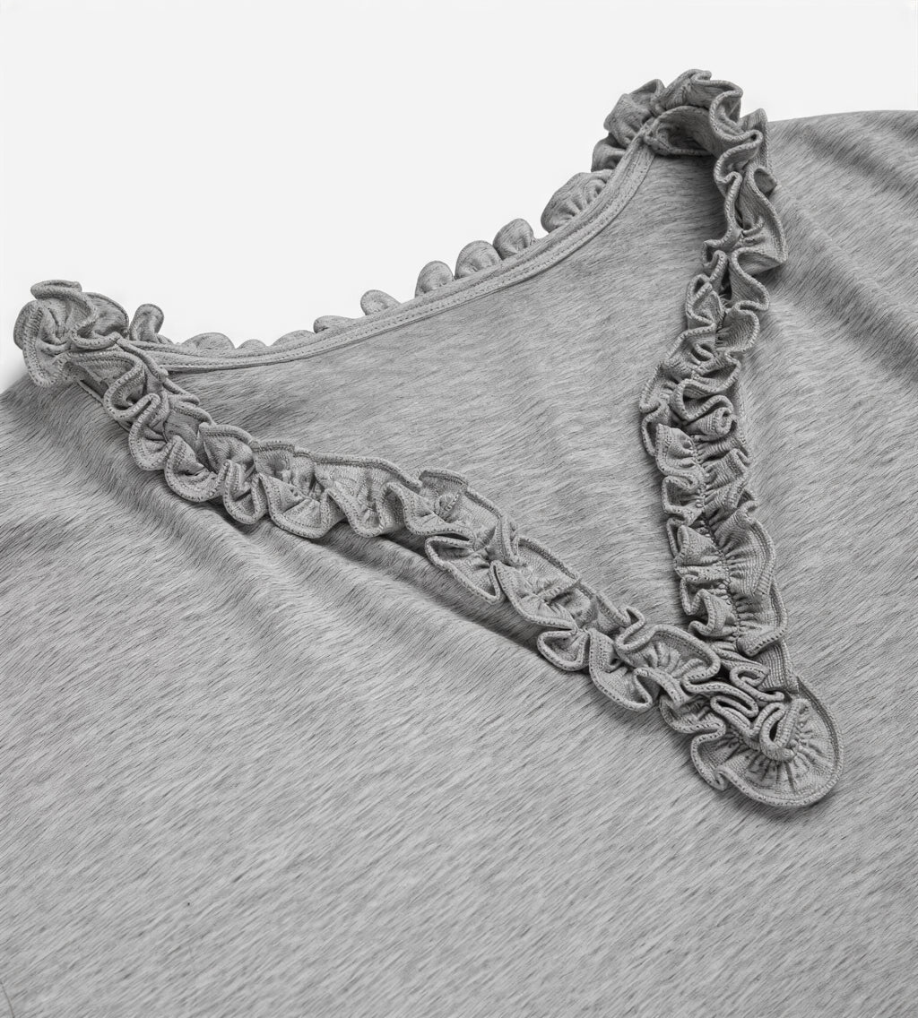フリルVネック すっきりフィット 半袖 グレーTシャツ