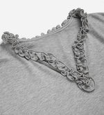 フリルVネック すっきりフィット 半袖 グレーTシャツ