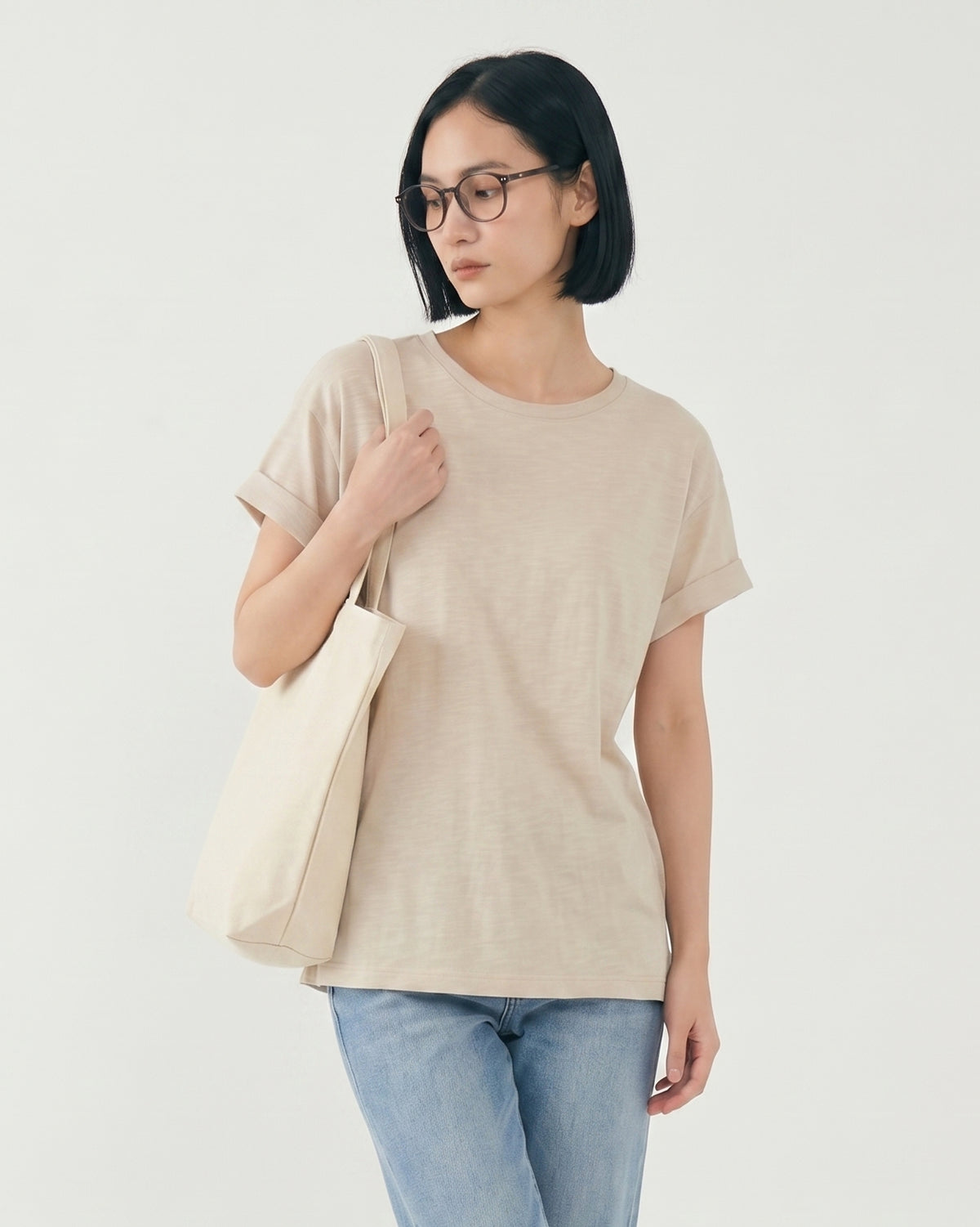 バックボタン ゆったり ロールアップTシャツ