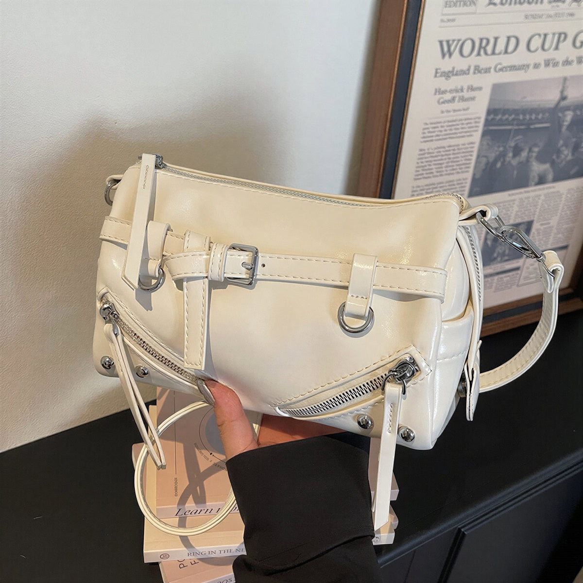 バイカージップディテール グロッシーバゲットバッグ
