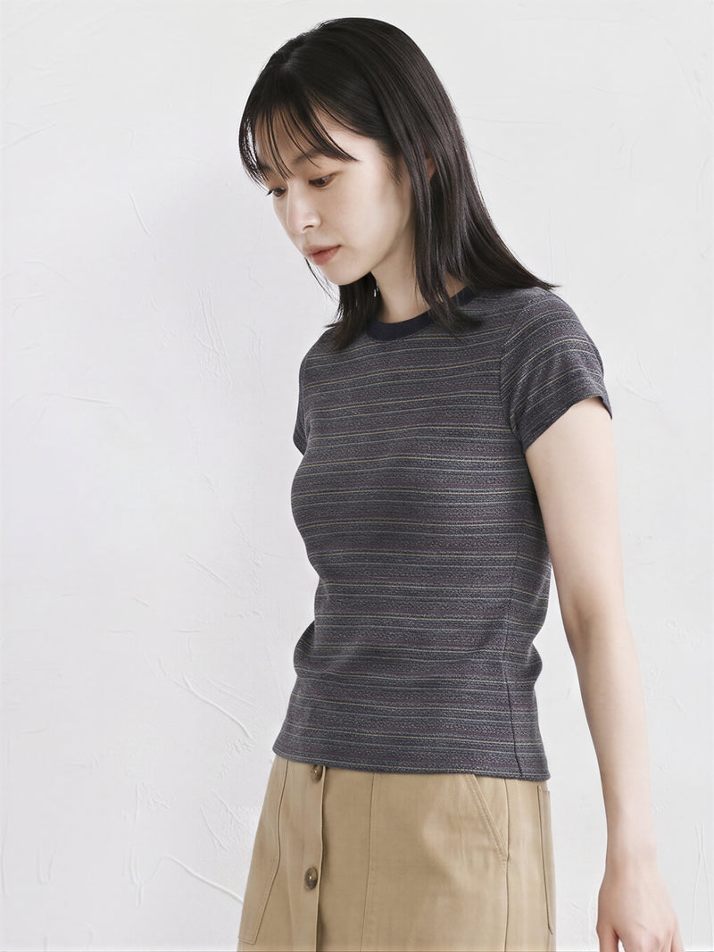 ラインをきれいに見せる 配色クルーネックTシャツ