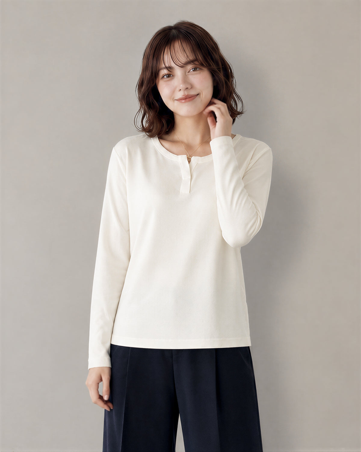 【秋新作】S~L スモールVスリットネック スリムフィット長袖Tシャツ
