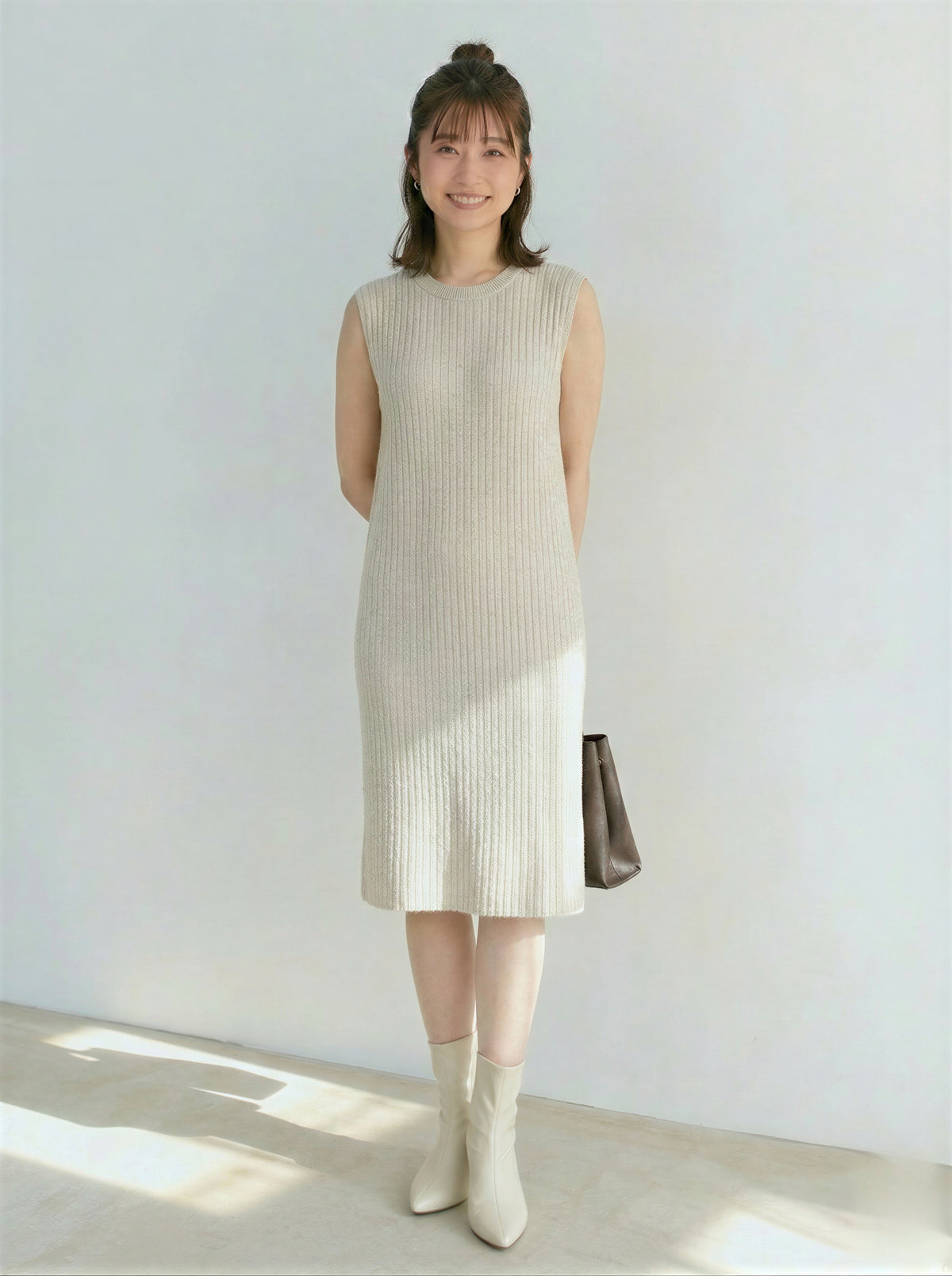 縦リブ ノースリーブ ストレート ミモレ丈 ニットワンピース