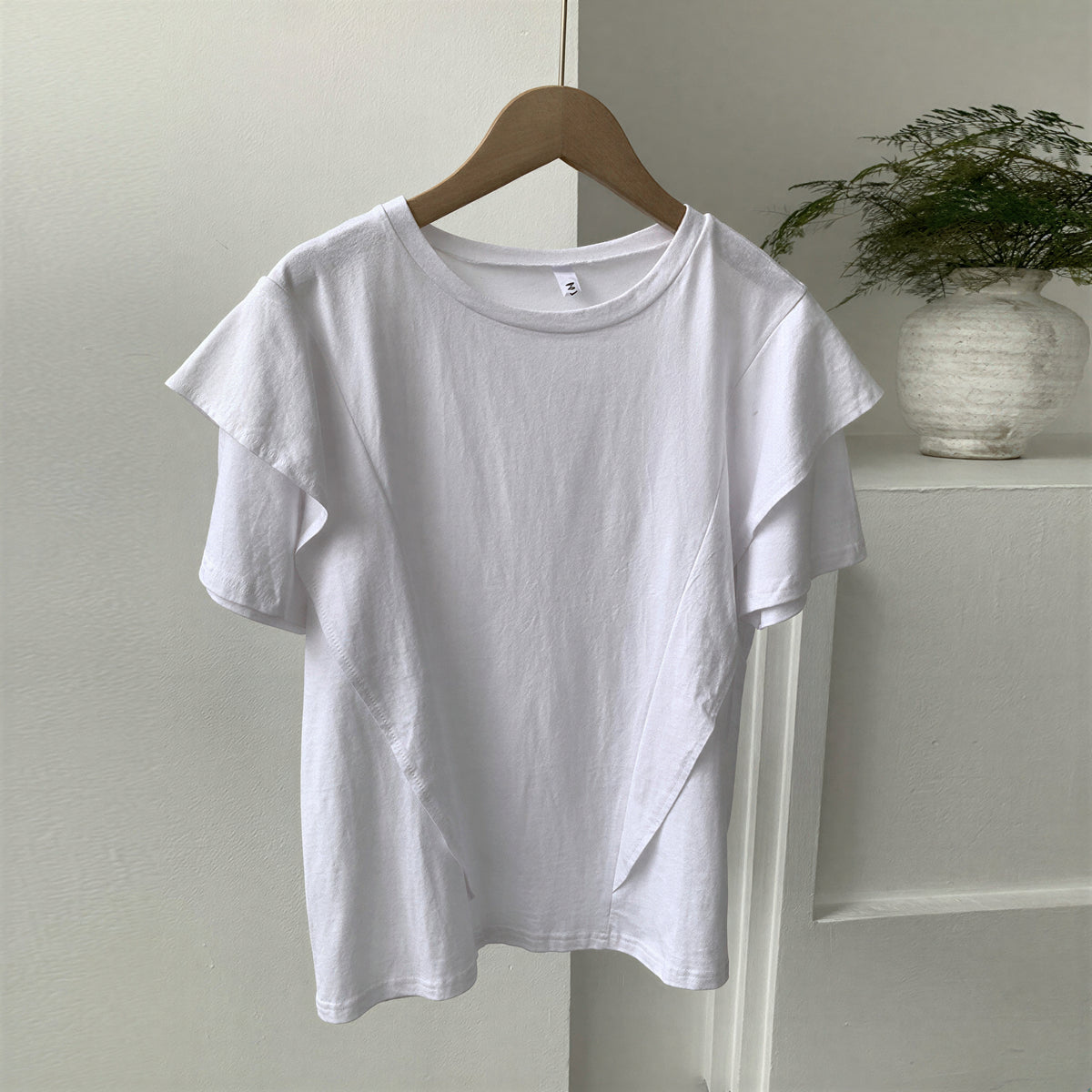 ラウンドネック フリルスリーブ ゆったりTシャツ