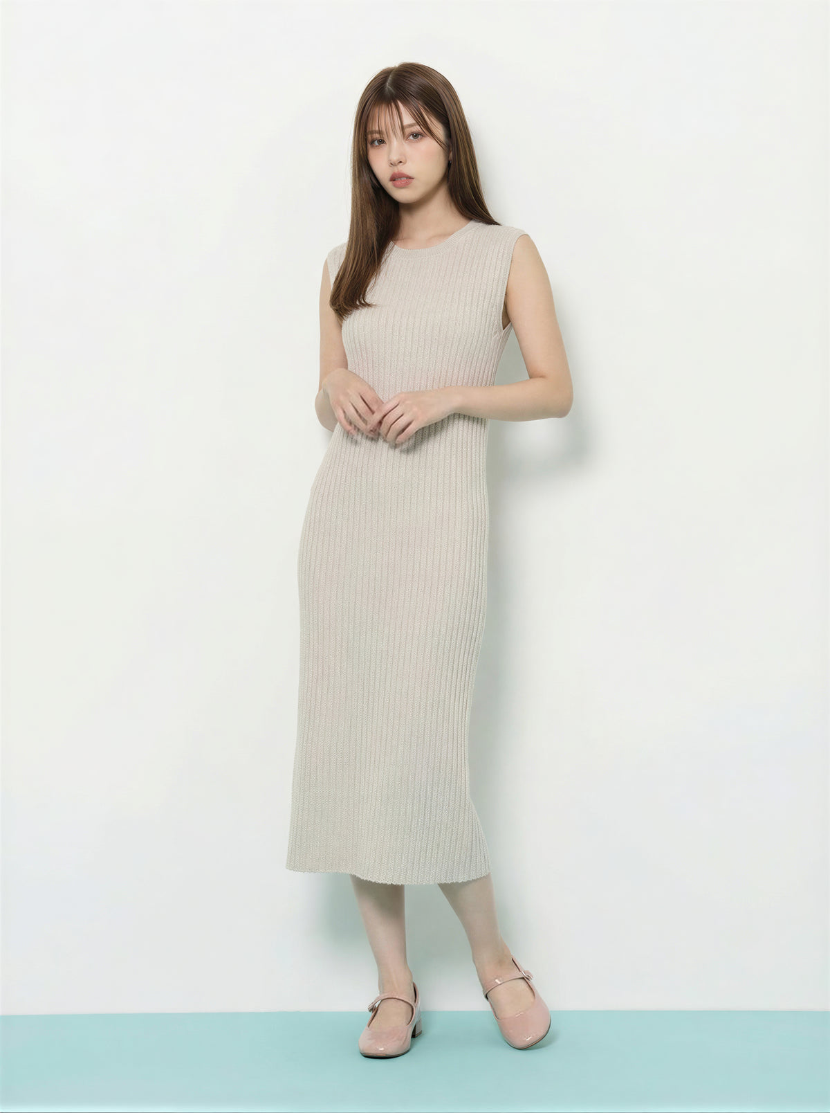 縦リブ ノースリーブ ストレート ミモレ丈 ニットワンピース