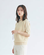 ゆったりシルエットのドロップショルダー リブニット