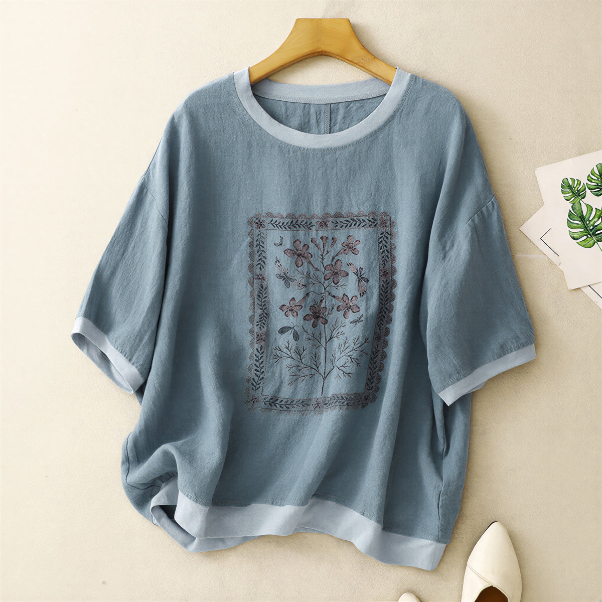 ゆったりドロップショルダー フラワープリントTシャツ