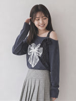 【全2色】M~2XL オフショルダー リボンプリントTシャツ