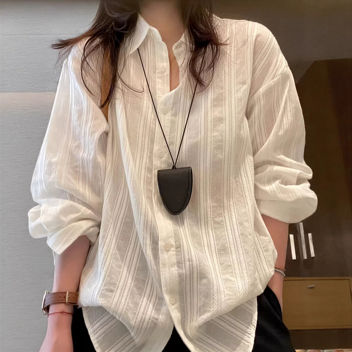 縦柄テクスチャーのルーズシャツ