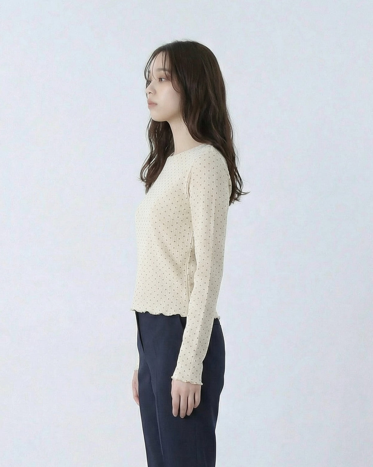 小粒ドット メローフリル付き クルーネック 長袖Tシャツ-アプリコット-L