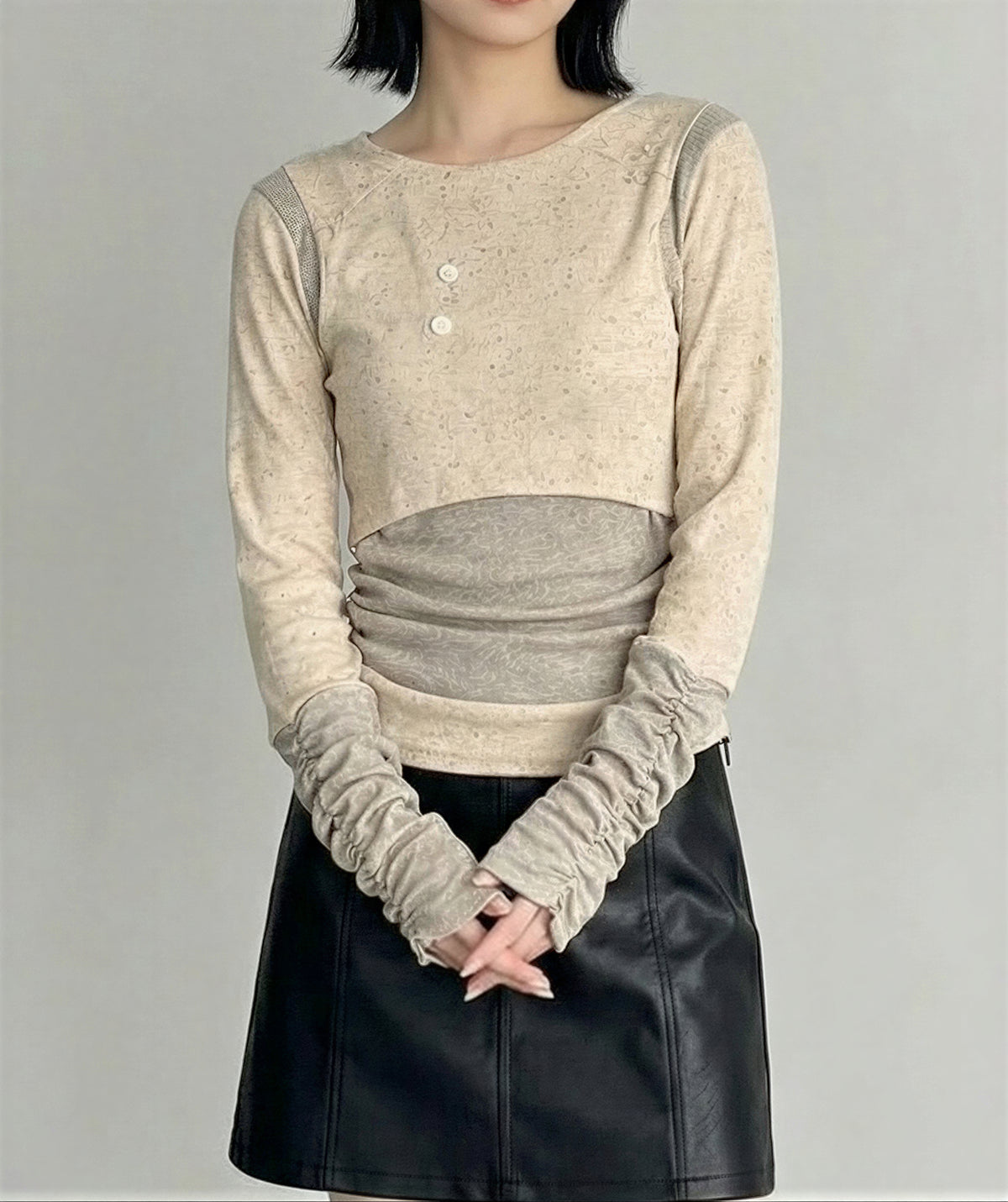 切り替えデザイン フェイクレイヤード スリムフィット 長袖Tシャツ