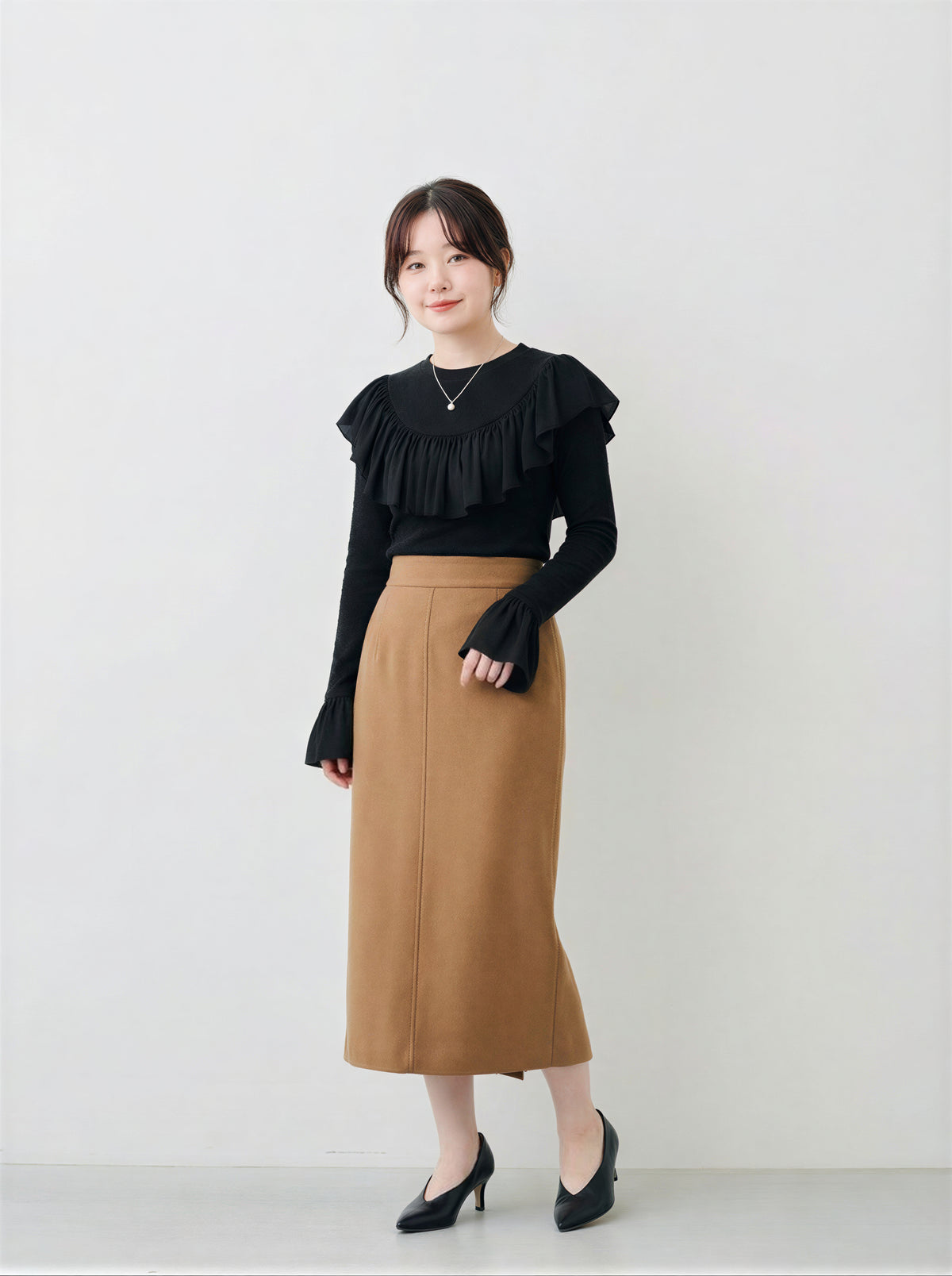 フリルデザイン パフショルダー スリムフィット 長袖Tシャツ
