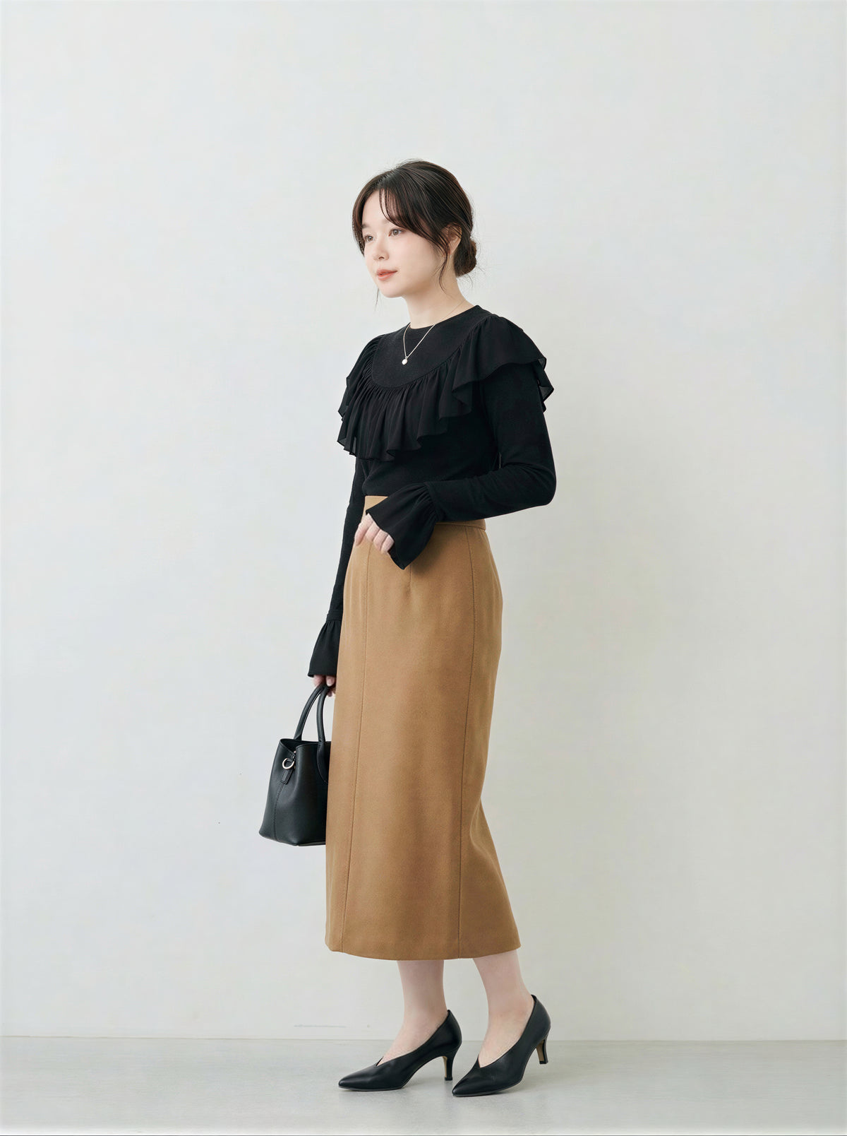 フリルデザイン パフショルダー スリムフィット 長袖Tシャツ