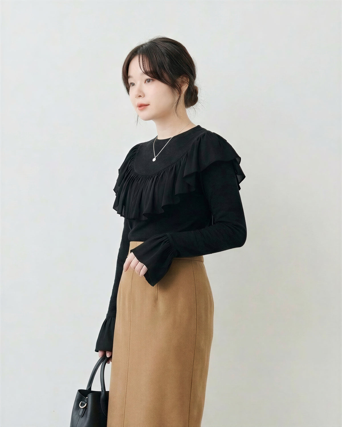 フリルデザイン パフショルダー スリムフィット 長袖Tシャツ