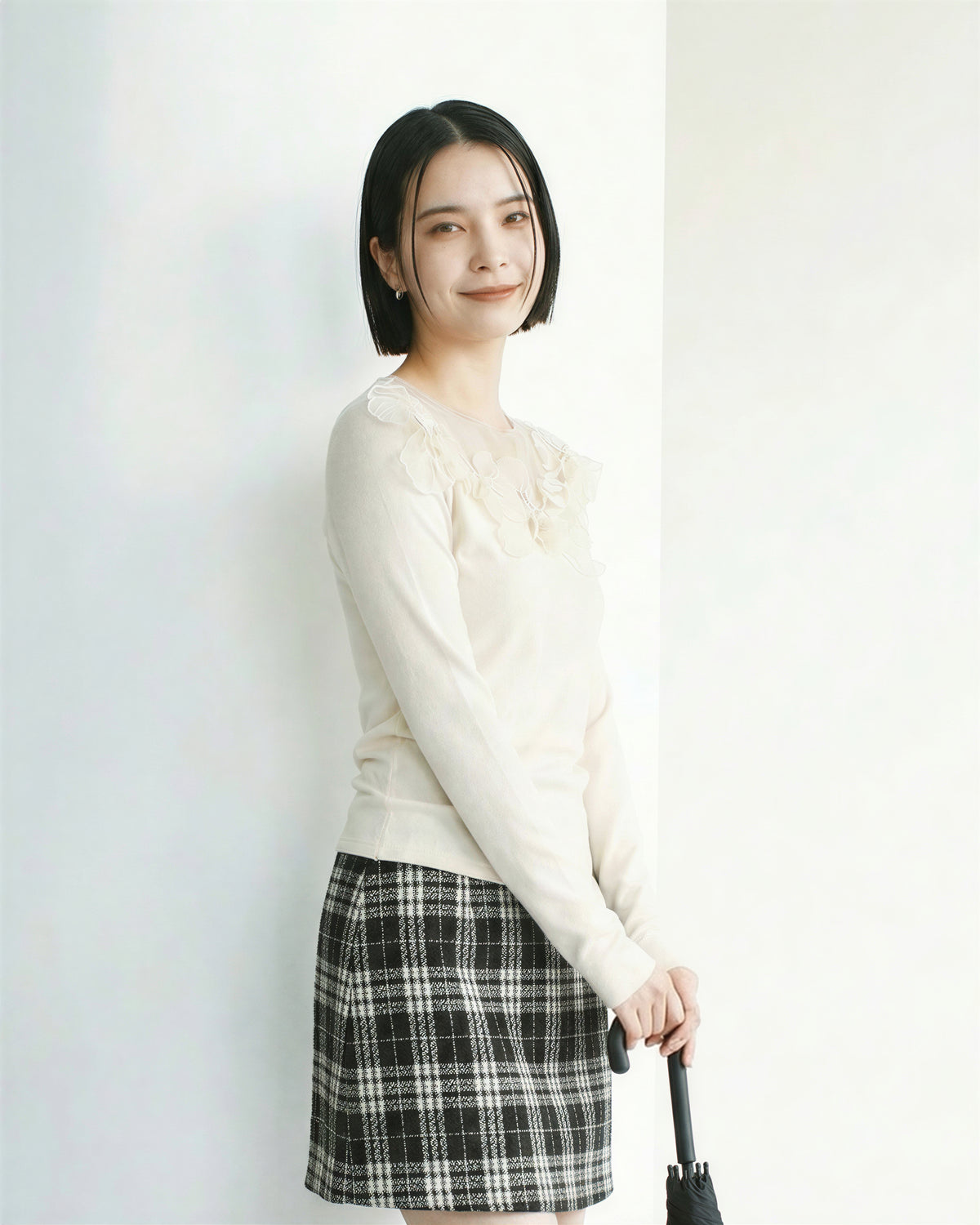 花びら立体モチーフ×チュール切替 スリムリブ 長袖Tシャツ