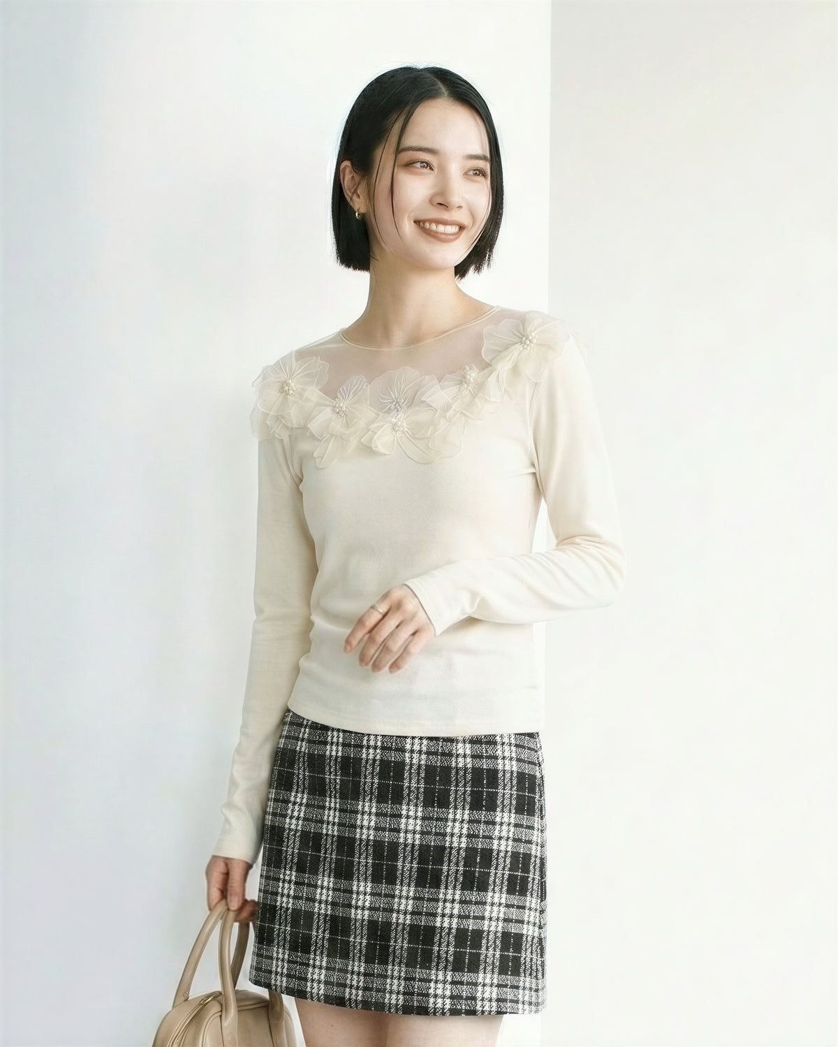 花びら立体モチーフ×チュール切替 スリムリブ 長袖Tシャツ