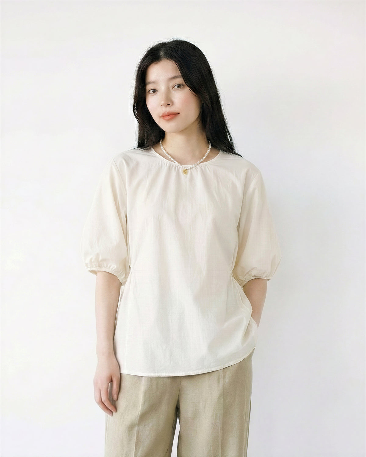 パフスリーブ ウエストシェイプ バックVスリットシャツ
